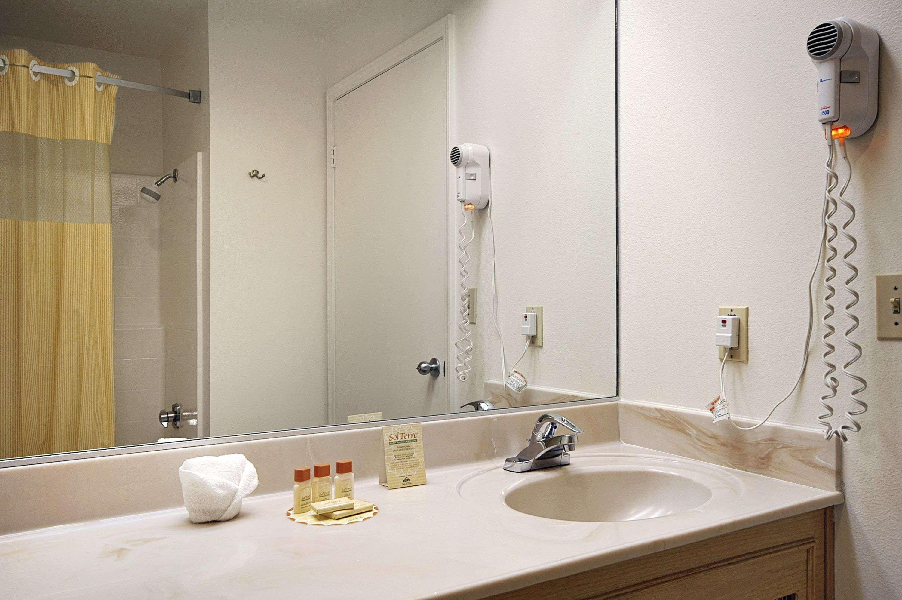 Days Inn By Wyndham Riverside Tyler Mall Phòng bức ảnh